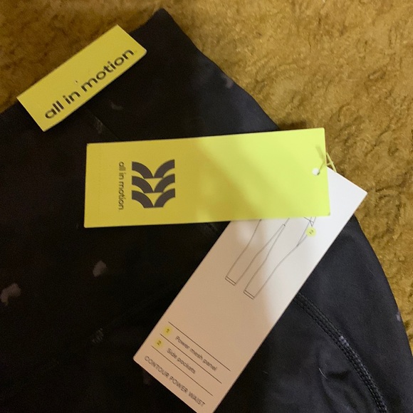 All in motion work out pants  size Medium - Picture 3 of 5
